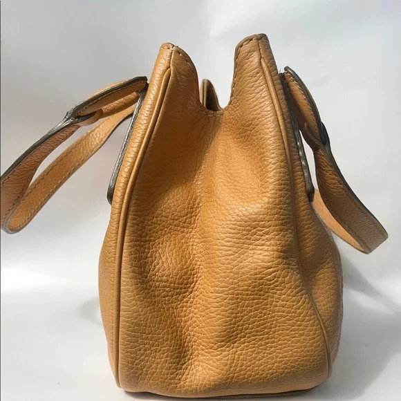 Auth. Vintage Tod’s Vachetta (Tan) Pebble Leather Shoulder/Handbag